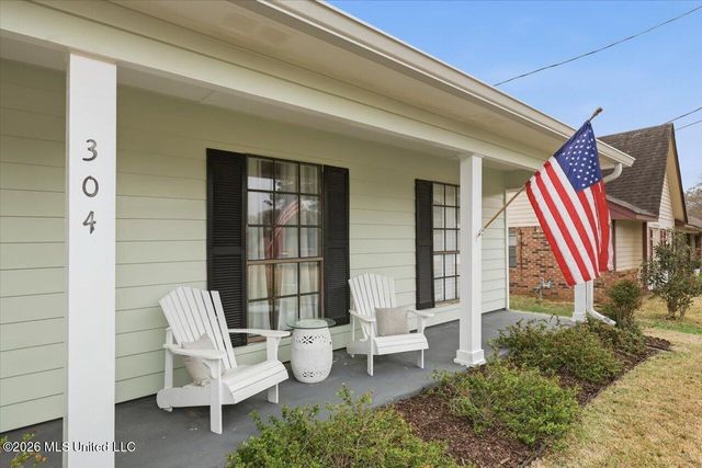 304 Longmeadow Drive, Ridgeland, MS 39157