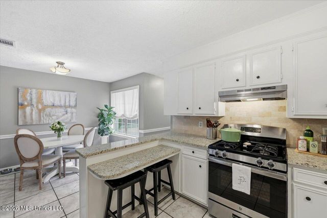 304 Longmeadow Drive, Ridgeland, MS 39157