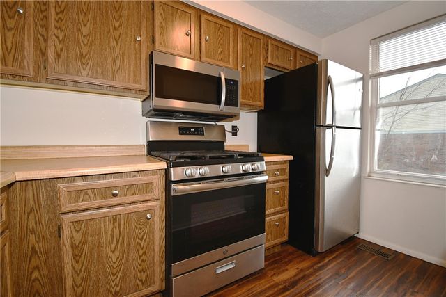 421 Timber Trl, Imperial, PA 15126