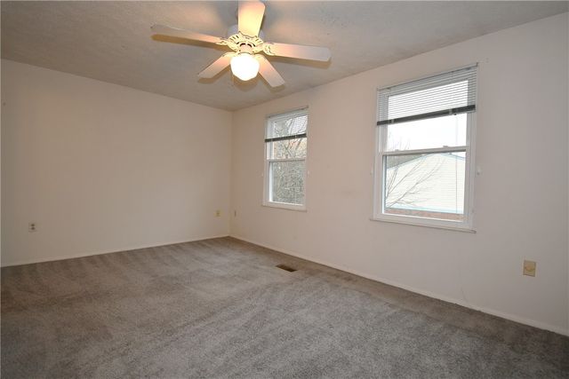 421 Timber Trl, Imperial, PA 15126