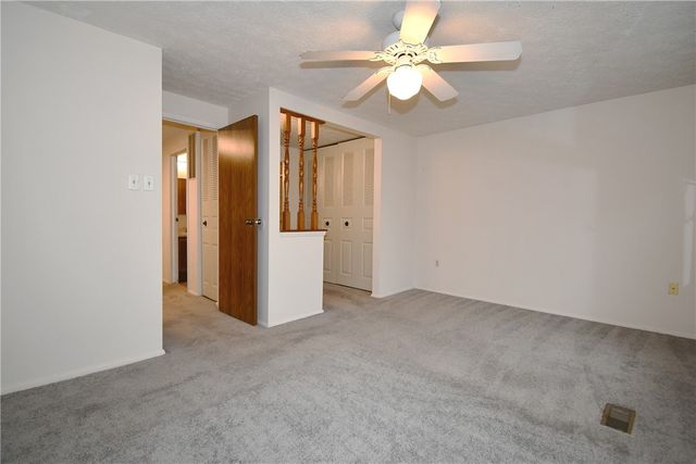 421 Timber Trl, Imperial, PA 15126