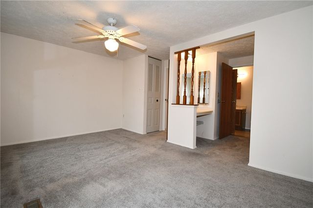 421 Timber Trl, Imperial, PA 15126