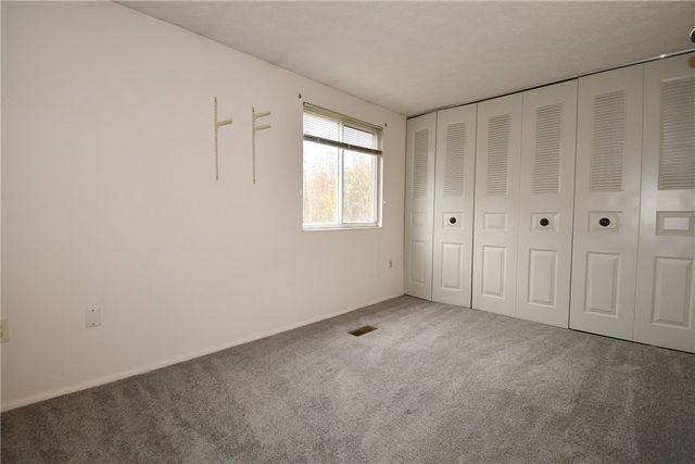 421 Timber Trl, Imperial, PA 15126