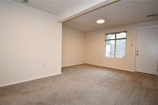 421 Timber Trl, Imperial, PA 15126