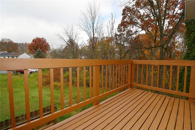 421 Timber Trl, Imperial, PA 15126