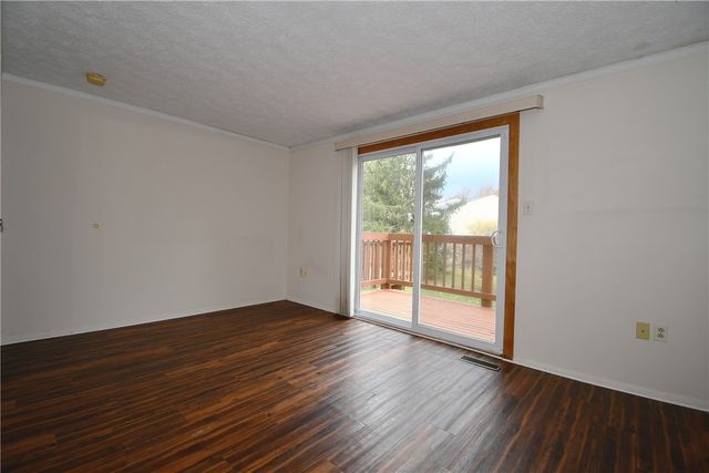 421 Timber Trl, Imperial, PA 15126