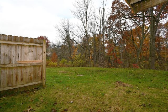 421 Timber Trl, Imperial, PA 15126