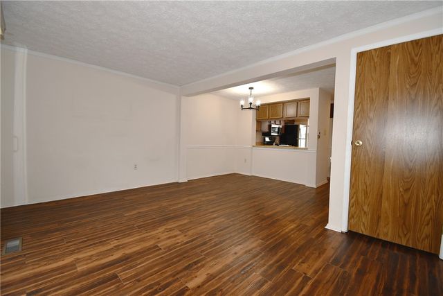 421 Timber Trl, Imperial, PA 15126