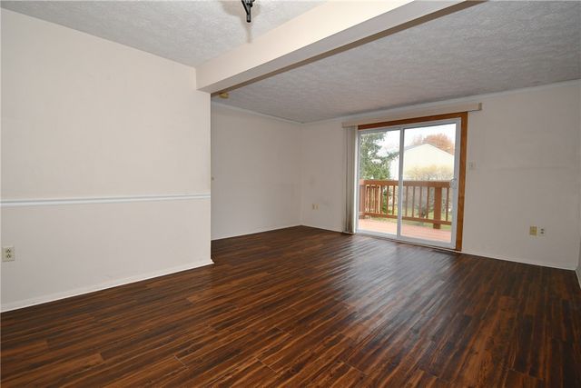 421 Timber Trl, Imperial, PA 15126