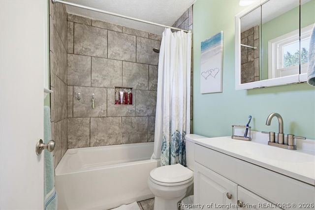 3238 Glenmore Drive, Hope Mills, NC 28348