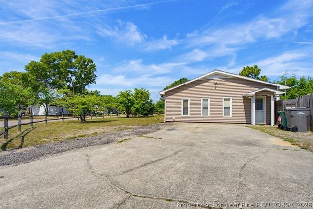 3238 Glenmore Drive, Hope Mills, NC 28348