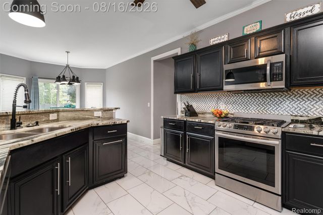 22344 Woodlake Drive, Macomb Township, MI 48044