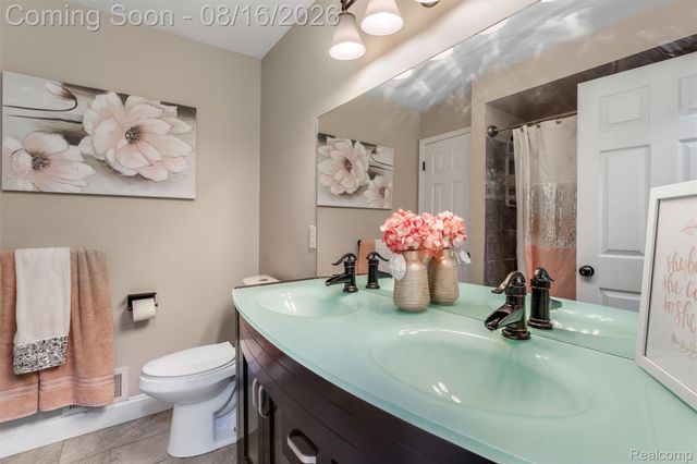 22344 Woodlake Drive, Macomb Township, MI 48044