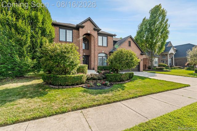 22344 Woodlake Drive, Macomb Township, MI 48044