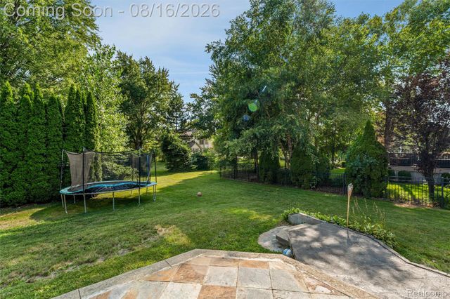 22344 Woodlake Drive, Macomb Township, MI 48044