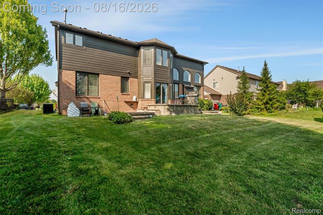 22344 Woodlake Drive, Macomb Township, MI 48044