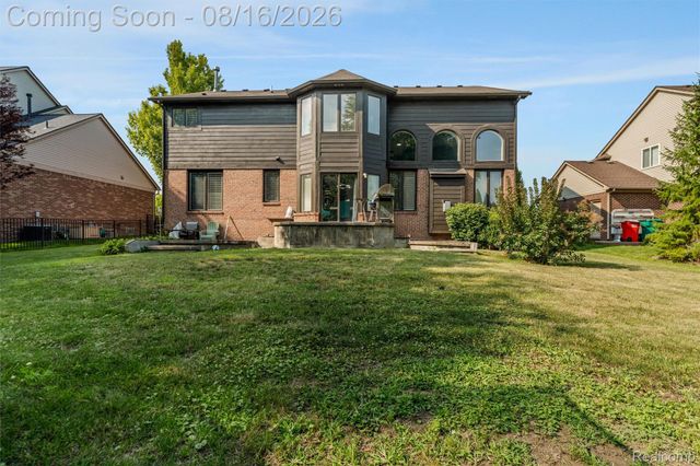 22344 Woodlake Drive, Macomb Township, MI 48044