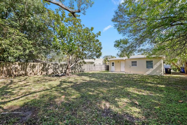 1409 NW 7th Avenue, Fort Lauderdale, FL 33311