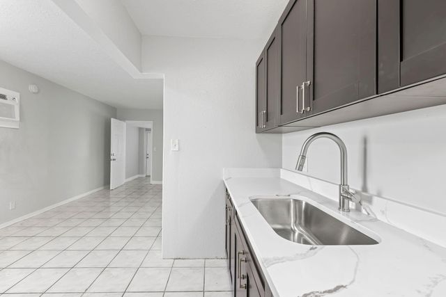 1409 NW 7th Avenue, Fort Lauderdale, FL 33311