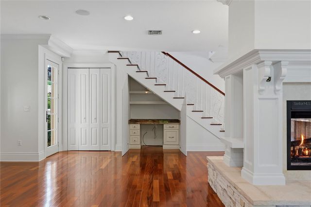 1124 SEVILLE LANE NE, St Petersburg, FL 33704