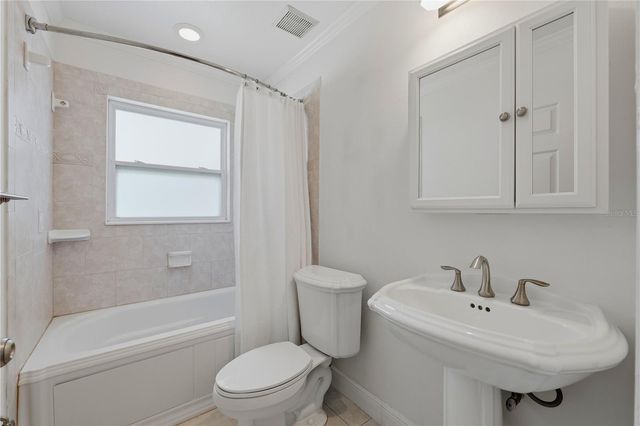 1124 SEVILLE LANE NE, St Petersburg, FL 33704