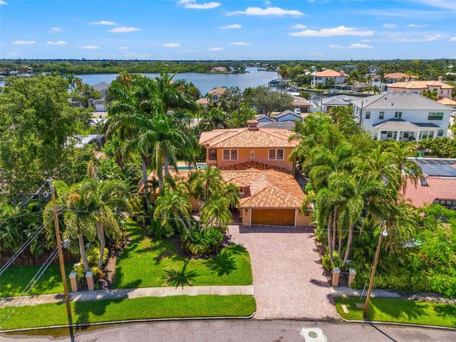 1124 SEVILLE LANE NE, St Petersburg, FL 33704