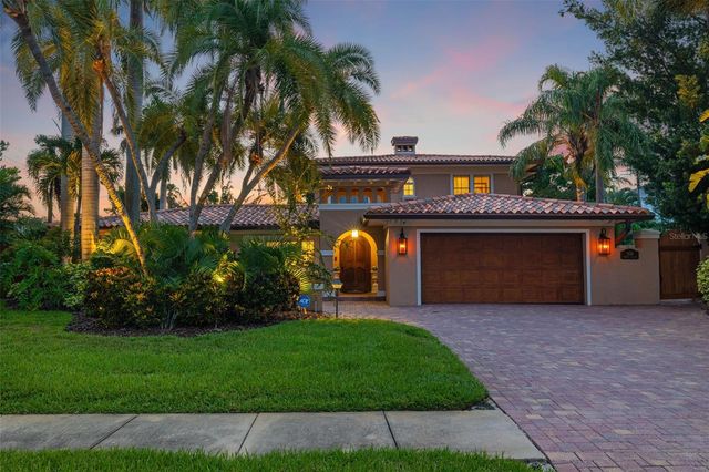 1124 SEVILLE LANE NE, St Petersburg, FL 33704