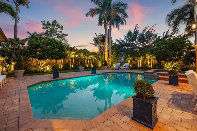 1124 SEVILLE LANE NE, St Petersburg, FL 33704