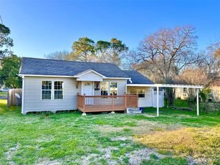 5301 North Street, Groves, TX 77619