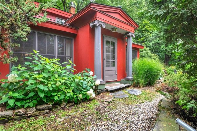 221 Red Pine Road, Hinesburg, VT 05461