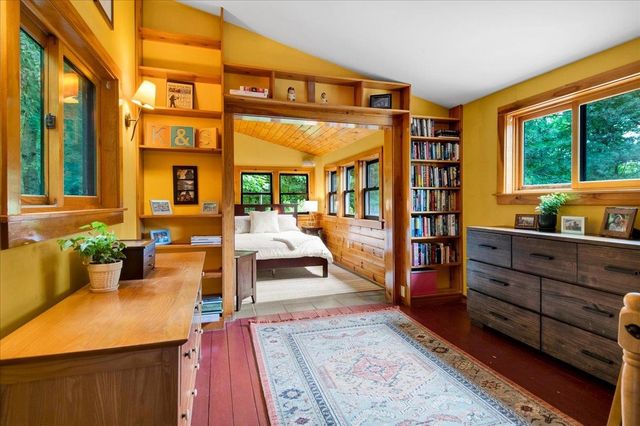 221 Red Pine Road, Hinesburg, VT 05461