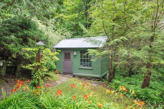 221 Red Pine Road, Hinesburg, VT 05461