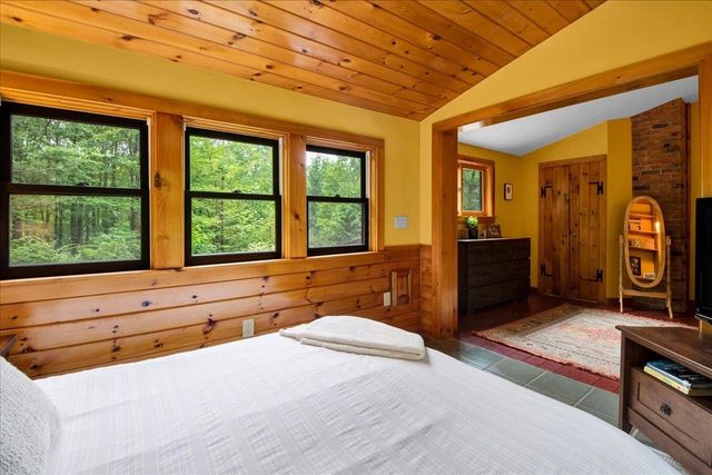 221 Red Pine Road, Hinesburg, VT 05461