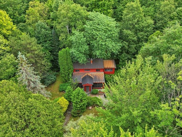 221 Red Pine Road, Hinesburg, VT 05461