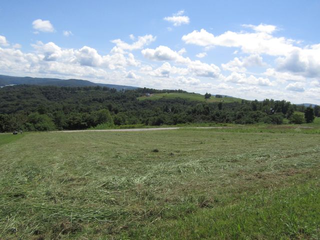 48 Swan Ridge Rd, E, Hilham, TN 38568