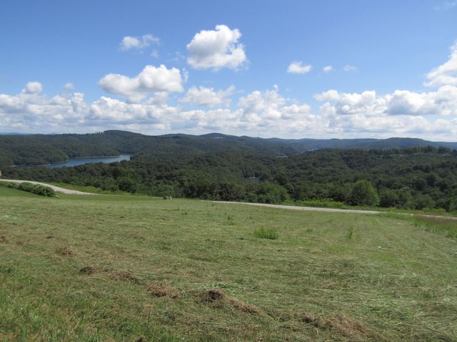 48 Swan Ridge Rd, E, Hilham, TN 38568