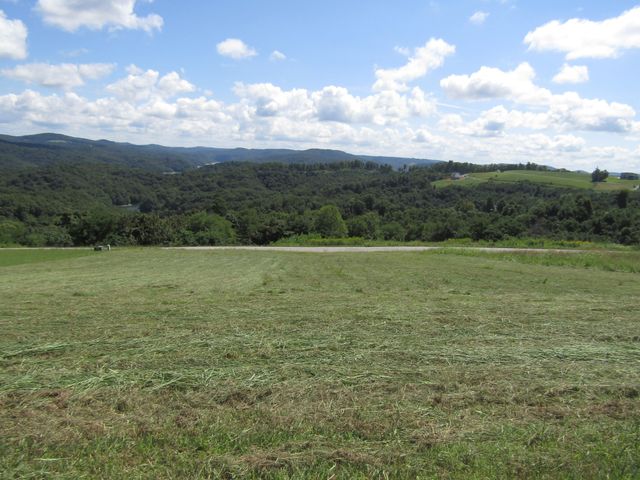 48 Swan Ridge Rd, E, Hilham, TN 38568