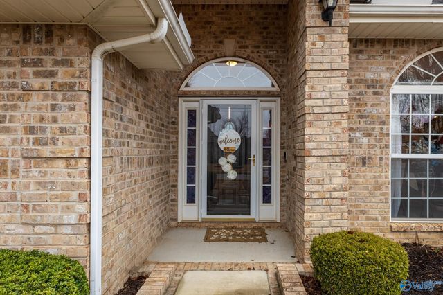 519 Summer Cove Circle NW, Madison, AL 35757