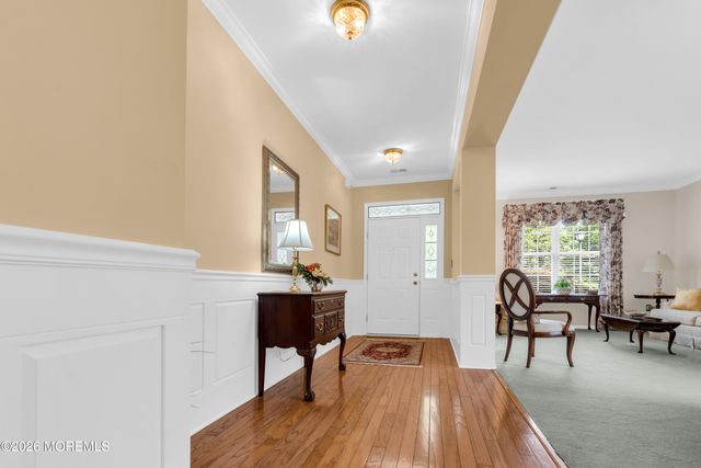 18 Powderhorn Way, Allentown, NJ 08501