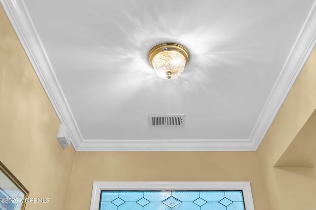18 Powderhorn Way, Allentown, NJ 08501