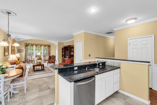 18 Powderhorn Way, Allentown, NJ 08501