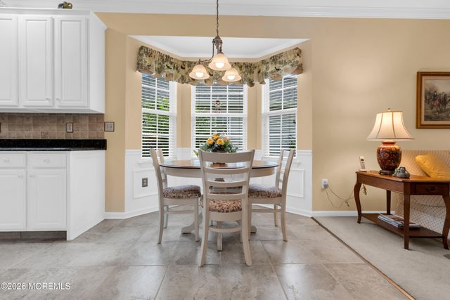 18 Powderhorn Way, Allentown, NJ 08501
