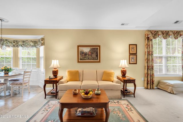 18 Powderhorn Way, Allentown, NJ 08501