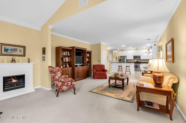 18 Powderhorn Way, Allentown, NJ 08501