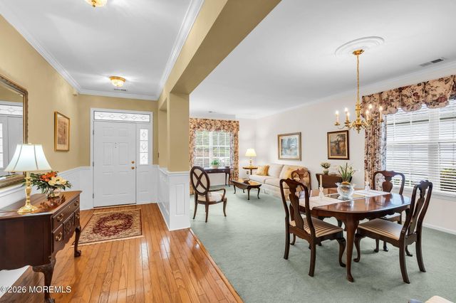 18 Powderhorn Way, Allentown, NJ 08501