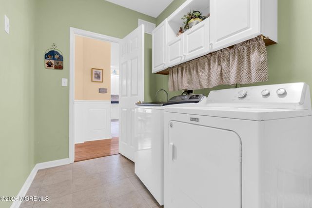 18 Powderhorn Way, Allentown, NJ 08501