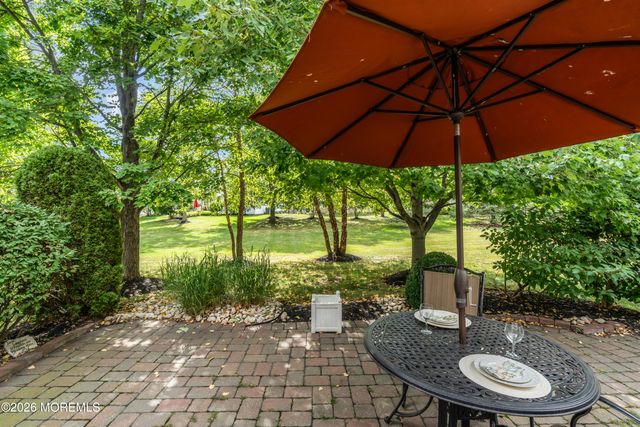 18 Powderhorn Way, Allentown, NJ 08501
