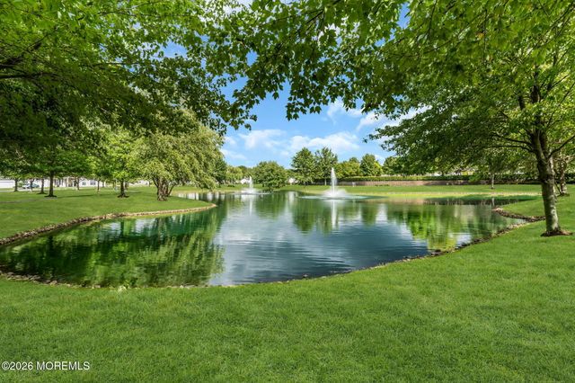 18 Powderhorn Way, Allentown, NJ 08501