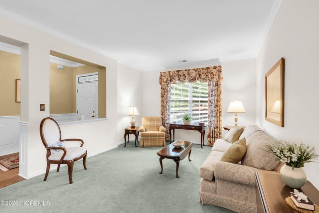 18 Powderhorn Way, Allentown, NJ 08501