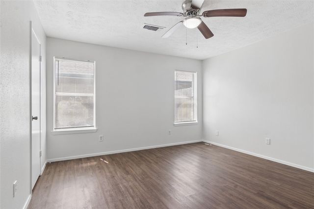2504 Ewell Drive, League City, TX 77573